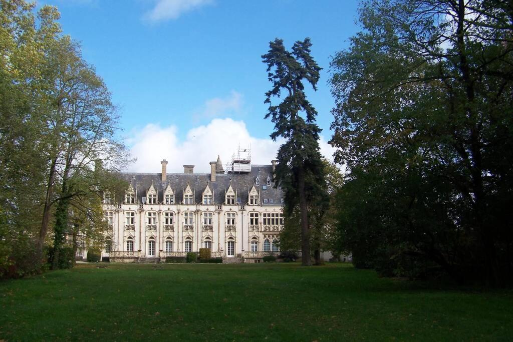 Charmant Studio Au Calme Tout Confort Dans Chateau Neo Gothique Proche Zenith Comet Orleans Parking Voiture Gratuit Wifi Haut Debit Rue Des Montees Εξωτερικό φωτογραφία