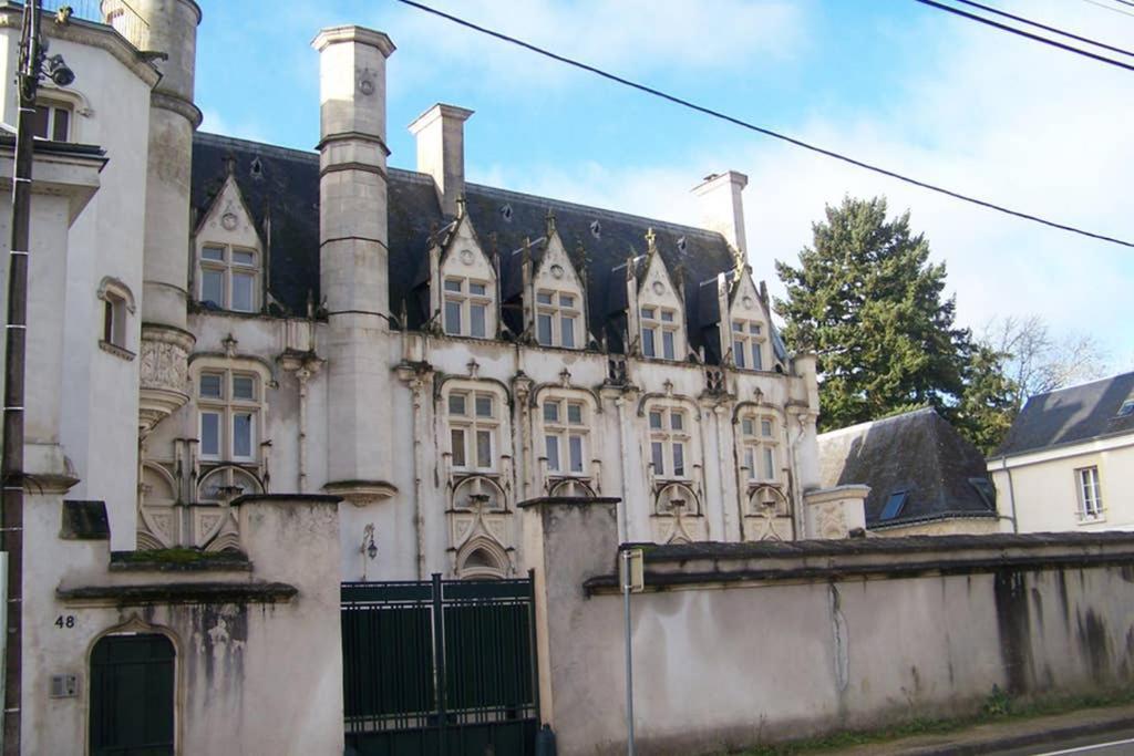 Charmant Studio Au Calme Tout Confort Dans Chateau Neo Gothique Proche Zenith Comet Orleans Parking Voiture Gratuit Wifi Haut Debit Rue Des Montees Εξωτερικό φωτογραφία