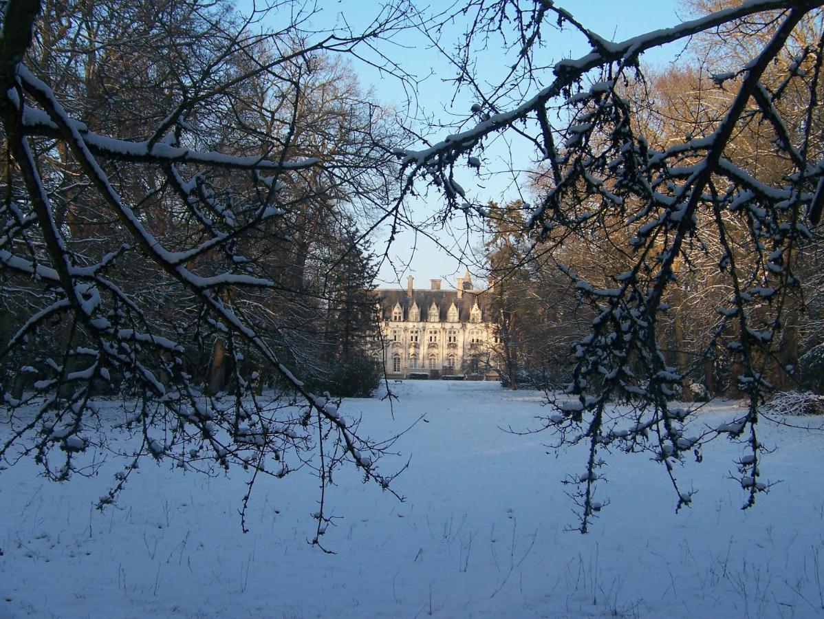 Charmant Studio Au Calme Tout Confort Dans Chateau Neo Gothique Proche Zenith Comet Orleans Parking Voiture Gratuit Wifi Haut Debit Rue Des Montees Εξωτερικό φωτογραφία