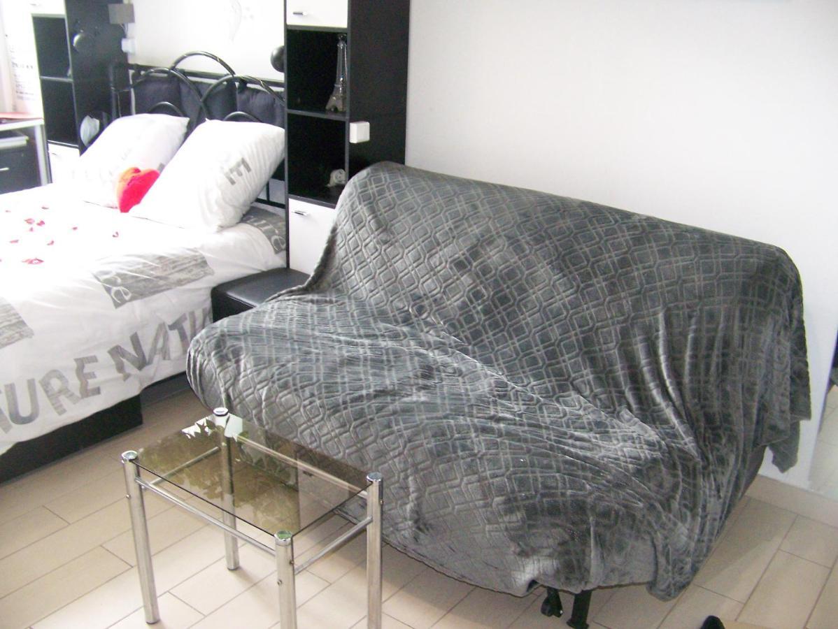 Charmant Studio Au Calme Tout Confort Dans Chateau Neo Gothique Proche Zenith Comet Orleans Parking Voiture Gratuit Wifi Haut Debit Rue Des Montees Εξωτερικό φωτογραφία