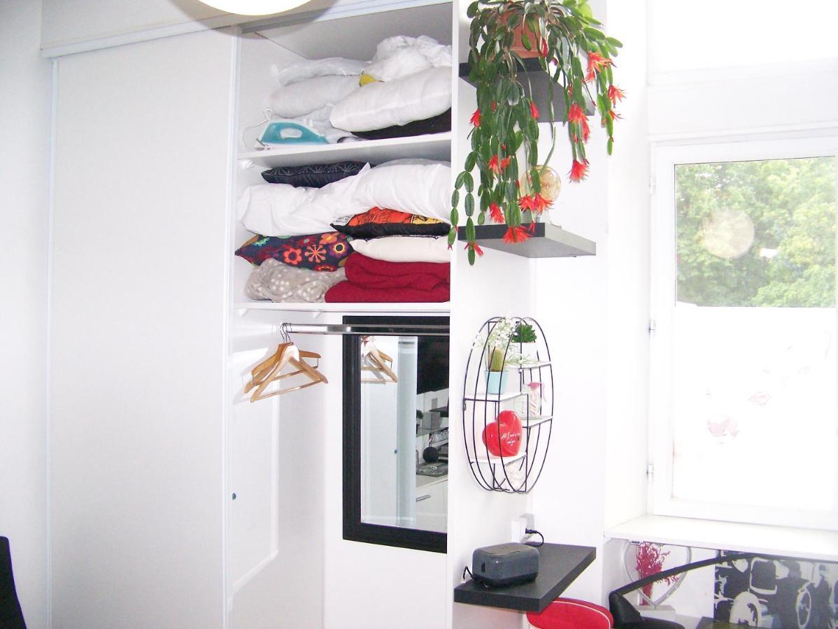 Charmant Studio Au Calme Tout Confort Dans Chateau Neo Gothique Proche Zenith Comet Orleans Parking Voiture Gratuit Wifi Haut Debit Rue Des Montees Εξωτερικό φωτογραφία
