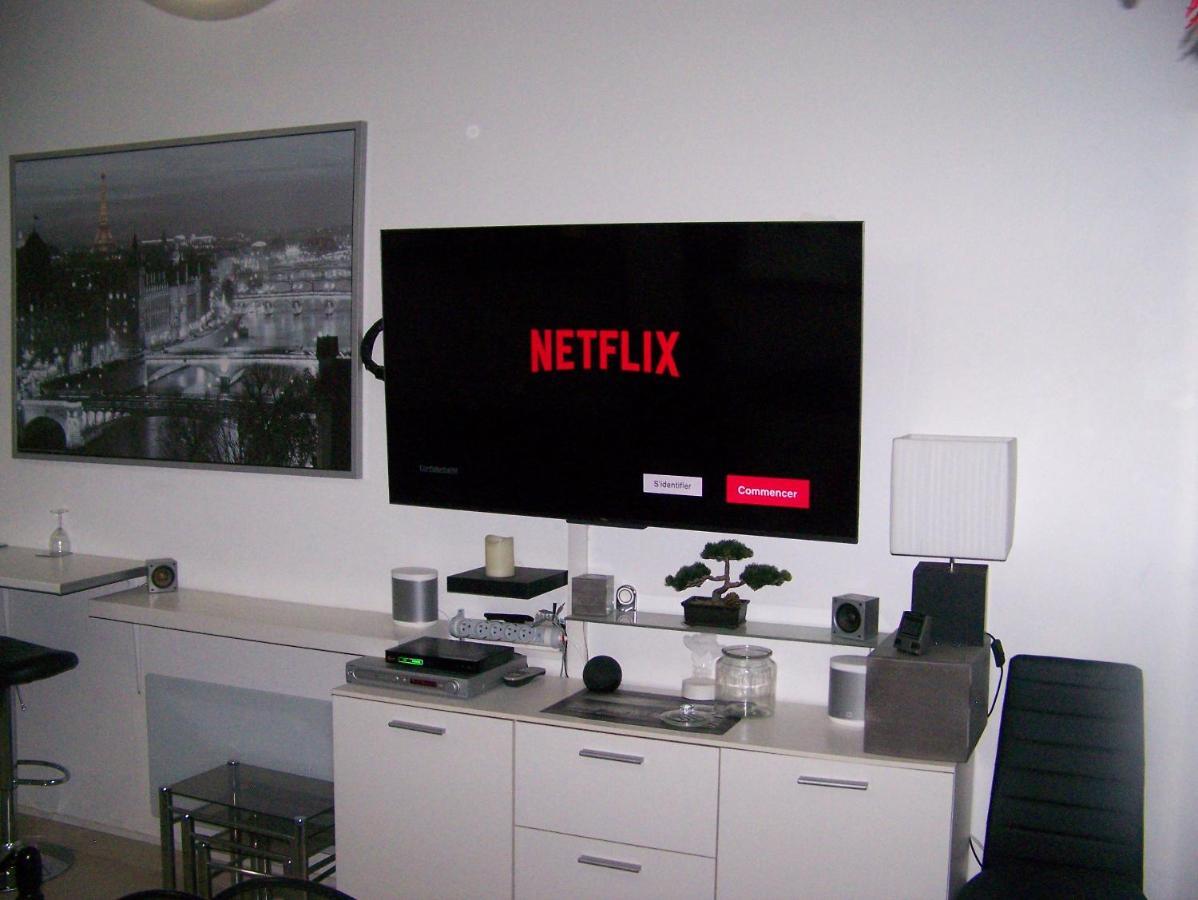 Charmant Studio Au Calme Tout Confort Dans Chateau Neo Gothique Proche Zenith Comet Orleans Parking Voiture Gratuit Wifi Haut Debit Rue Des Montees Εξωτερικό φωτογραφία